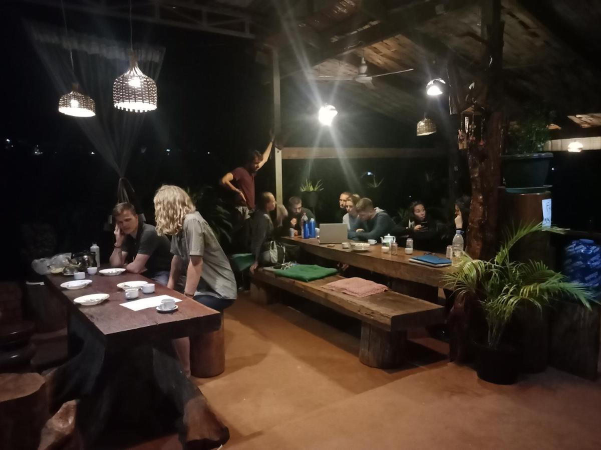 Happy Bungalow & Trekking Banlung Exterior photo