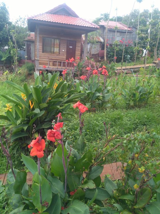 Happy Bungalow & Trekking Banlung Exterior photo
